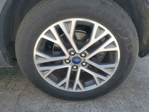Used 2021 Ford Escape SEL w/ Technology Package FWD image 12