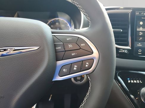 New 2026 Chrysler Voyager LX FWD image 33