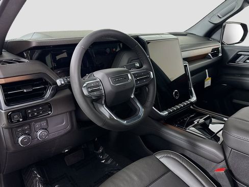 New 2026 GMC Yukon XL Denali image 9