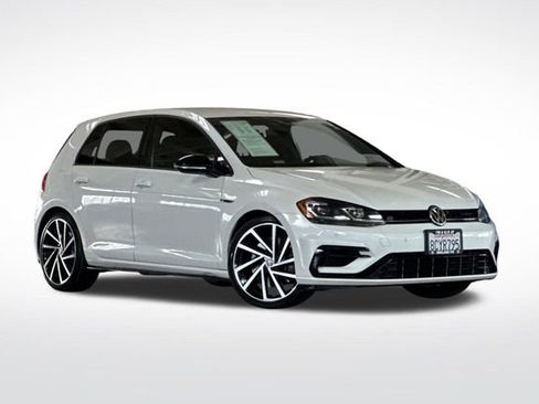 Used 2018 Volkswagen Golf R 4-Door image 2