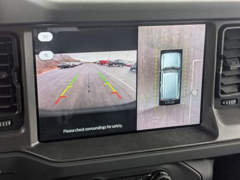 Used 2025 Ford Bronco Badlands image 13