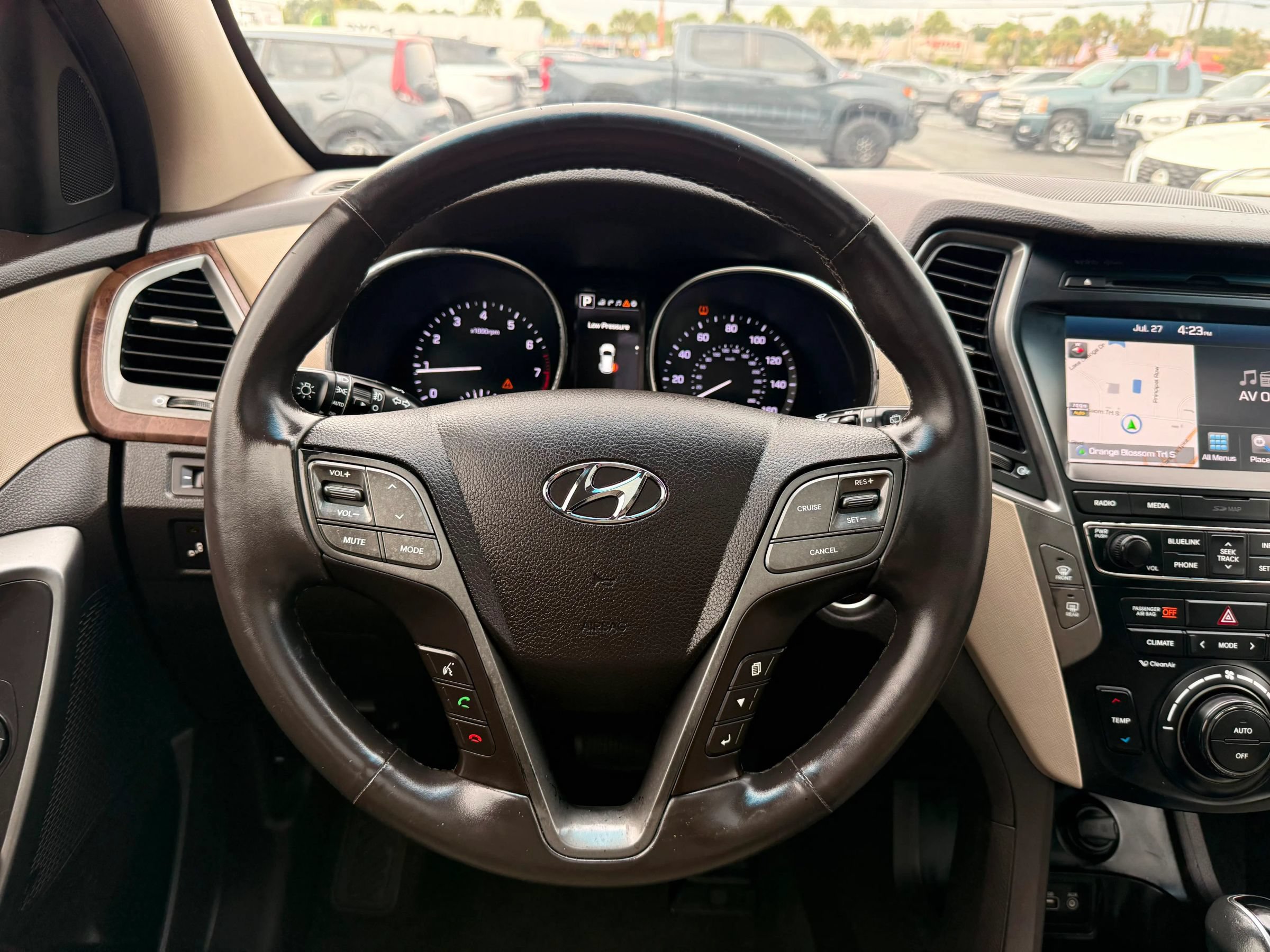 Used 2018 Hyundai Santa Fe Sport w/ 2.4L Tech Package 04 FWD image 8