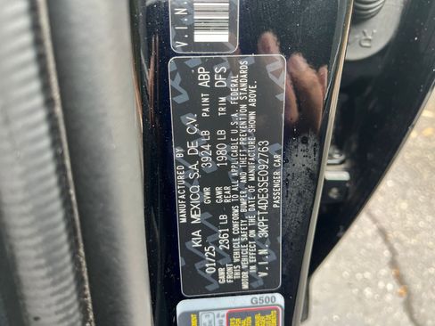 Used 2025 Kia K4 LXS image 28