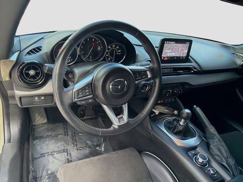 Used 2023 MAZDA MX-5 Miata Club RWD image 20