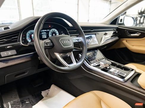 Used 2023 Audi Q8 Premium w/ Convenience Package image 23