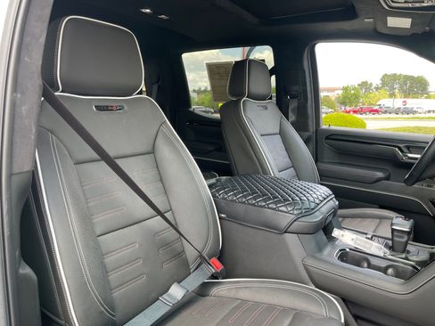 Used 2025 GMC Sierra 1500 AT4X AWD/4WD image 27