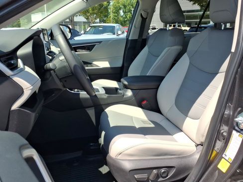 Used 2025 Toyota RAV4 XLE Premium w/ Weather Package AWD/4WD image 20