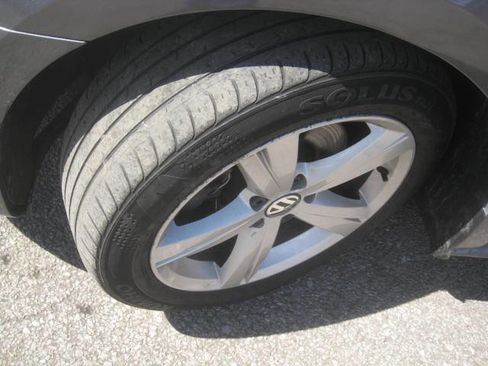 Used 2015 Volkswagen Passat 1.8T SE image 25