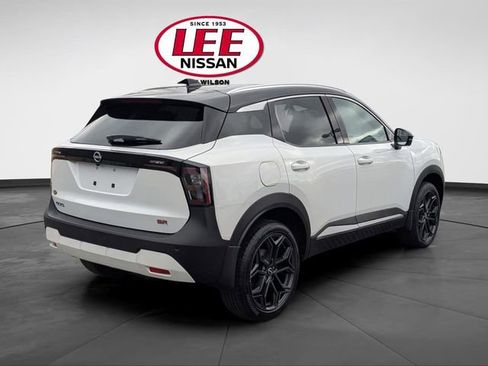 New 2026 Nissan Kicks SR w/ SR Premium Package FWD image 3