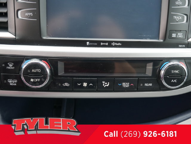 Used 2017 Toyota Highlander XLE AWD/4WD image 31