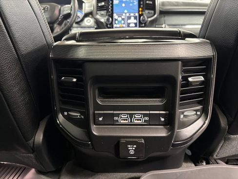 Used 2022 RAM 1500 Limited AWD/4WD image 11