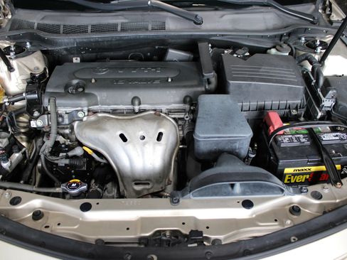 Used 2009 Toyota Camry LE FWD image 25