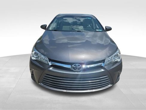 Used 2017 Toyota Camry XLE FWD image 2