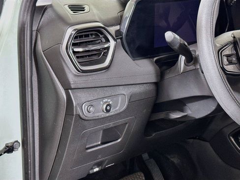 Used 2025 Chevrolet TrailBlazer LT FWD image 8