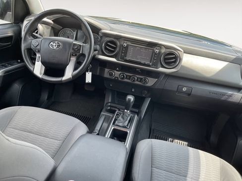 Used 2017 Toyota Tacoma SR5 w/ Tow Package AWD/4WD image 10