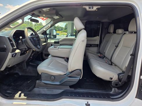 Used 2021 Ford F250 XL w/ Power Equipment Group AWD/4WD image 11