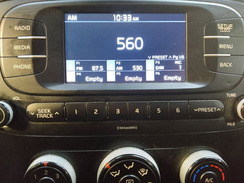 Used 2018 Kia Soul FWD image 25