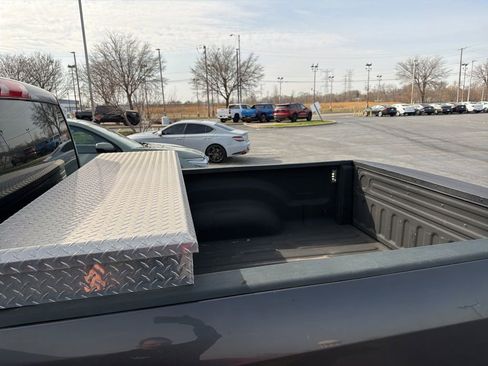 Used 2017 RAM 1500 Express image 3