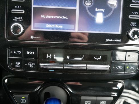 Used 2021 Toyota Prius LE FWD image 22