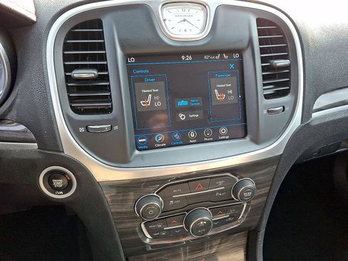 Used 2021 Chrysler 300 Touring L AWD/4WD image 19