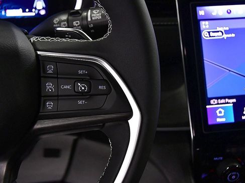 Used 2023 Jeep Grand Cherokee 4WD 4xe w/ Luxury Tech Group II image 19