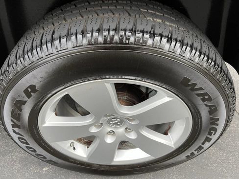 Used 2011 RAM 1500 Big Horn image 14