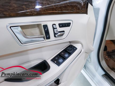Used 2016 Mercedes-Benz E 350 4MATIC Sedan w/ Premium Package image 12