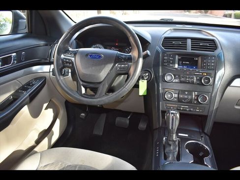 Used 2018 Ford Explorer FWD image 32