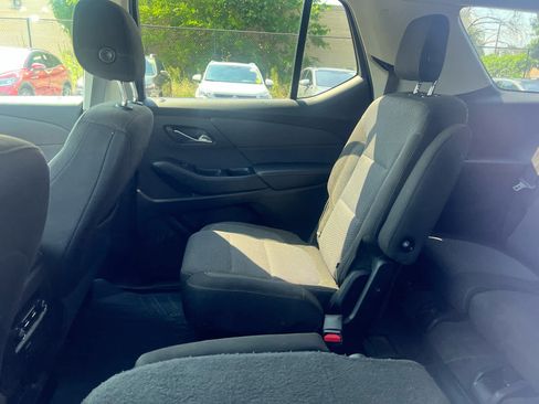 Used 2018 Chevrolet Traverse LT AWD/4WD image 5