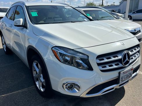 Used 2018 Mercedes-Benz GLA 250 4MATIC image 3