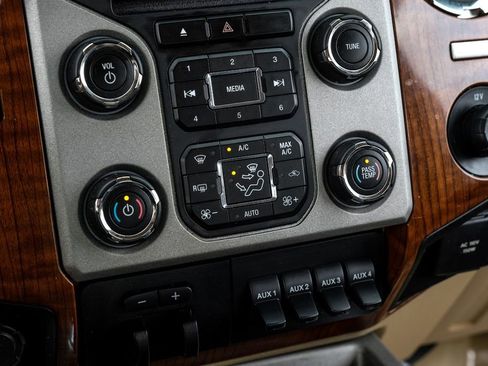 Used 2016 Ford F450 King Ranch w/ FX4 Off Road Package AWD/4WD image 28
