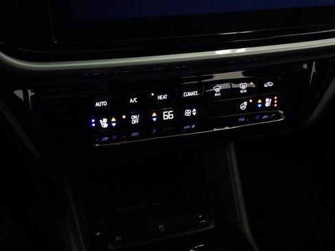 Used 2022 Chevrolet Bolt EUV Premier w/ Sun & Sound Package image 30