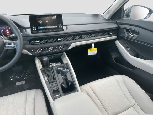 New 2025 Honda Accord SE image 17