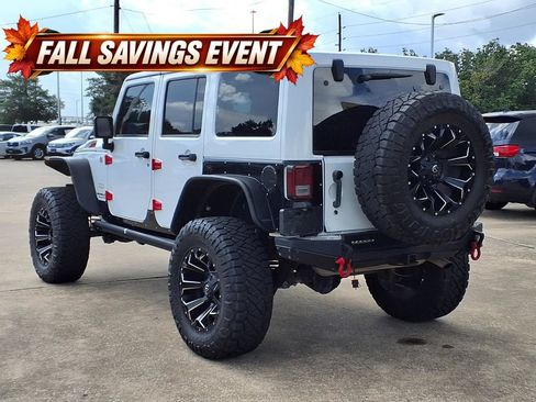 Used 2013 Jeep Wrangler Unlimited Sahara w/ Connectivity Group AWD/4WD image 2