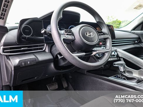 Used 2024 Hyundai Elantra SEL FWD image 25