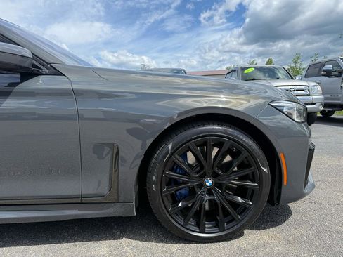 Used 2022 BMW 750i xDrive w/ M Sport Package AWD/4WD image 21