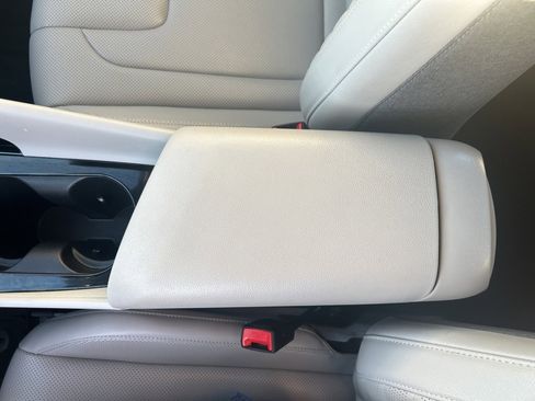 Used 2025 Hyundai Elantra Limited image 28