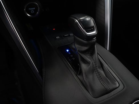 Used 2023 Toyota Venza XLE image 19