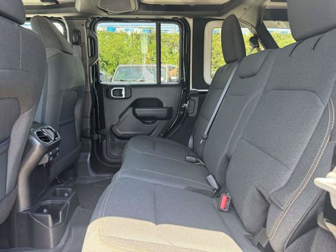 Used 2024 Jeep Wrangler Unlimited Sport AWD/4WD image 14