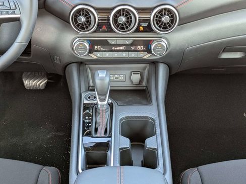 New 2025 Nissan Sentra SR w/ Midnight Edition image 19