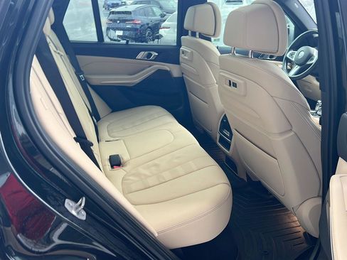 Certified 2022 BMW X5 xDrive40i w/ M Sport Package image 13