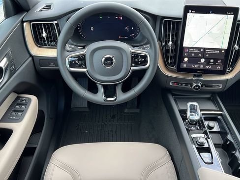 New 2026 Volvo XC60 B5 Core AWD/4WD image 11