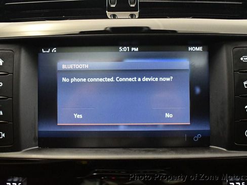 Used 2017 Jaguar XE Premium image 44