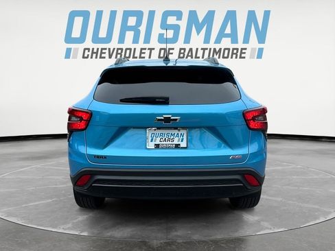 Used 2025 Chevrolet Trax RS w/ Sunroof Package FWD image 5