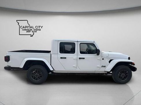 New 2026 Jeep Gladiator Sport AWD/4WD image 10