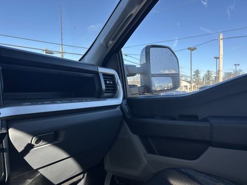 Used 2023 Ford F250 XL w/ XL Chrome Package image 22