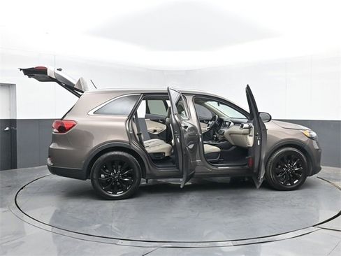 Used 2020 Kia Sorento EX image 52