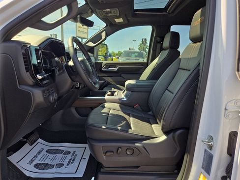 Certified 2025 Chevrolet Silverado 2500 High Country w/ High Country Premium Package AWD/4WD image 16