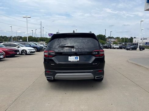 Used 2023 Honda Pilot Elite image 6