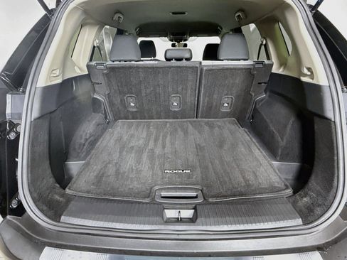 Used 2023 Nissan Rogue SV FWD image 31